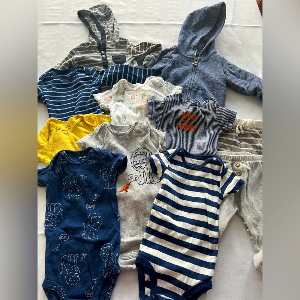 Baby boy Carter’s 9 month bundle of clothes